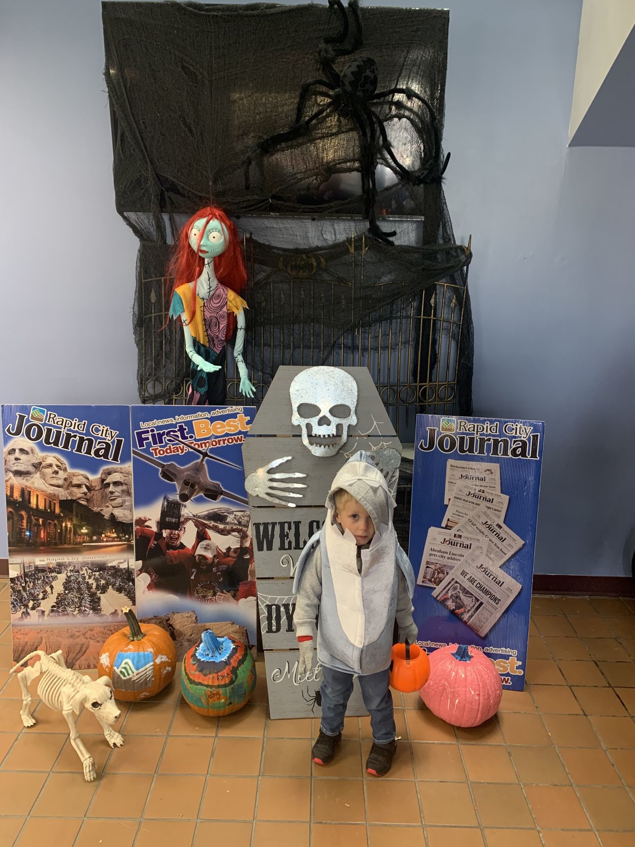 Halloween Pictures to run in Thursday's paper 037.JPG